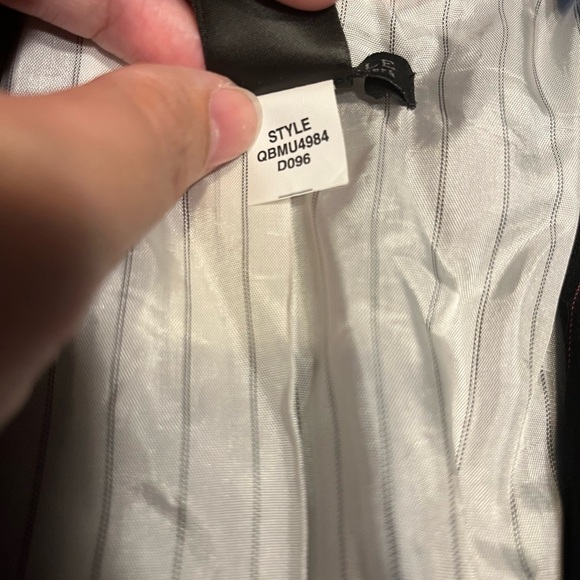 Kenneth Cole Blazer black with pink pin striped Fitted Size 12 - Picture 4 of 9